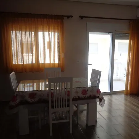 Apartamenti Primavera Apartment *